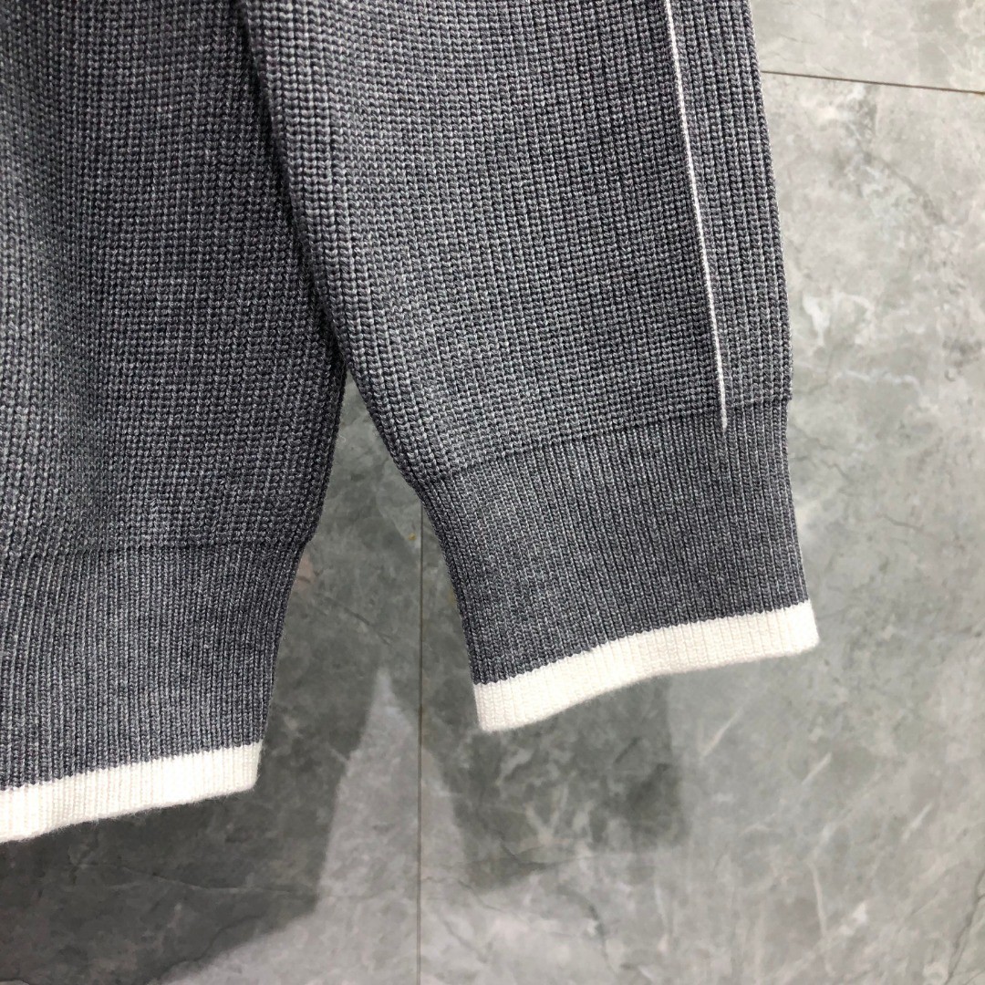 THOM BROWNE 白边细针拼色四杠圆领毛衣 针织衫 长袖 灰色 黑色 墨绿色