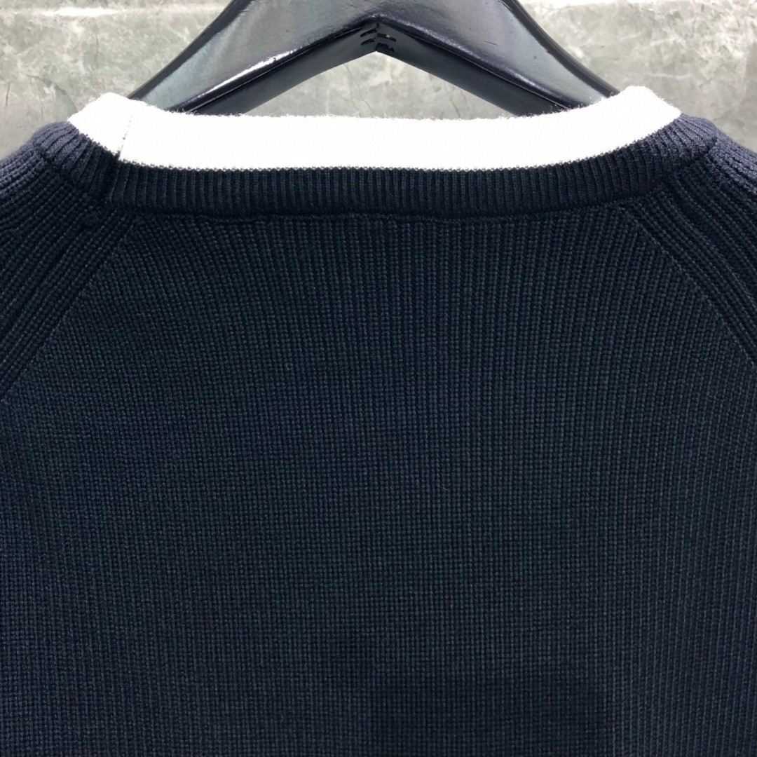 THOM BROWNE 白边细针拼色四杠圆领毛衣 针织衫 长袖 灰色 黑色 墨绿色