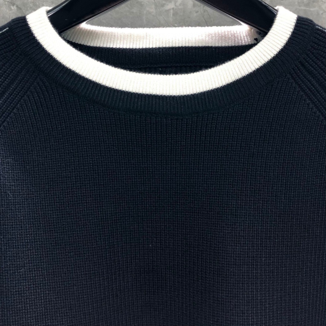 THOM BROWNE 白边细针拼色四杠圆领毛衣 针织衫 长袖 灰色 黑色 墨绿色