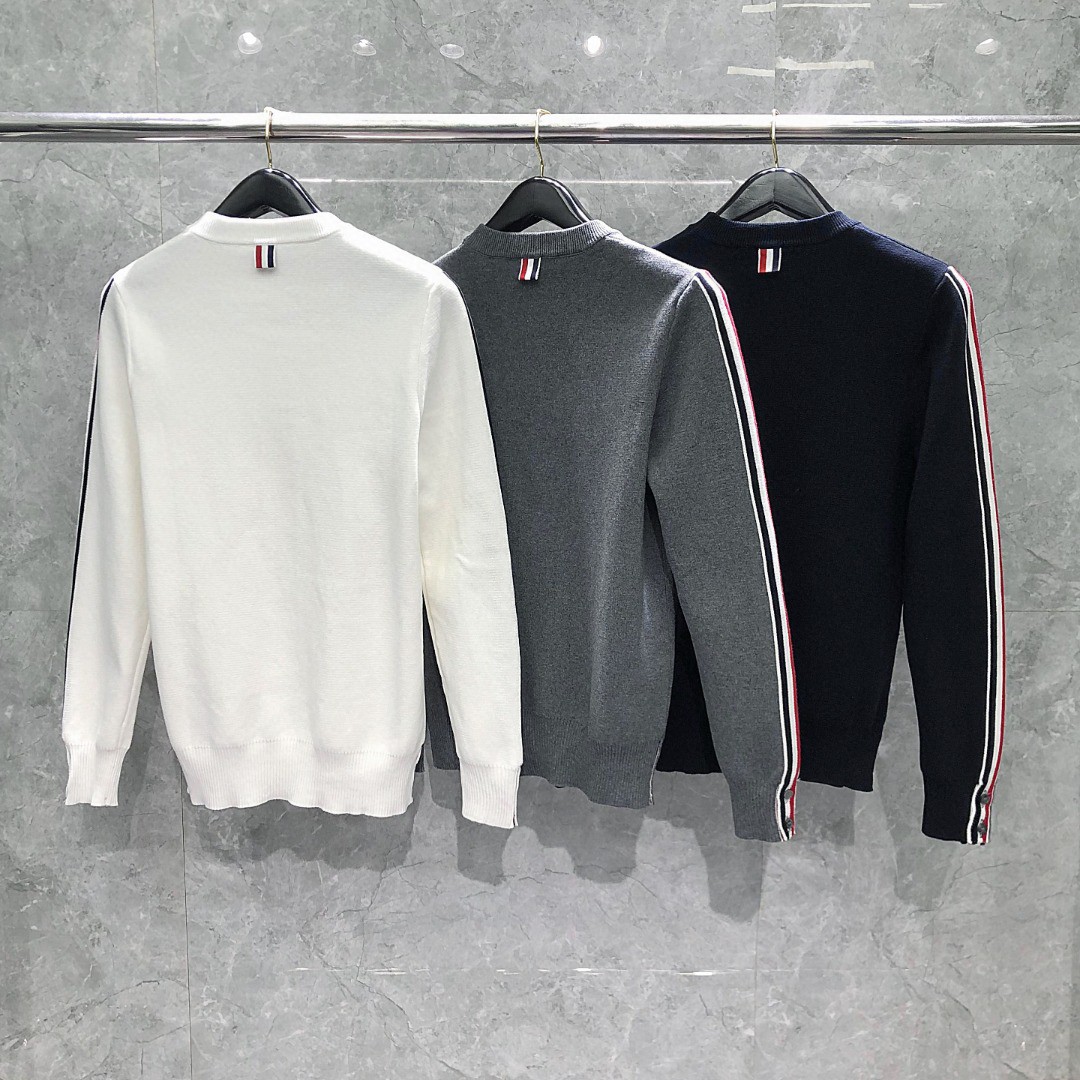 THOM BROWNE 口袋双袖织带圆领毛衣 针织衫 长袖 灰色 白色 藏青色