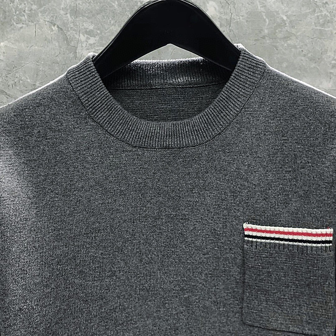 THOM BROWNE 口袋双袖织带圆领毛衣 针织衫 长袖 灰色 白色 藏青色