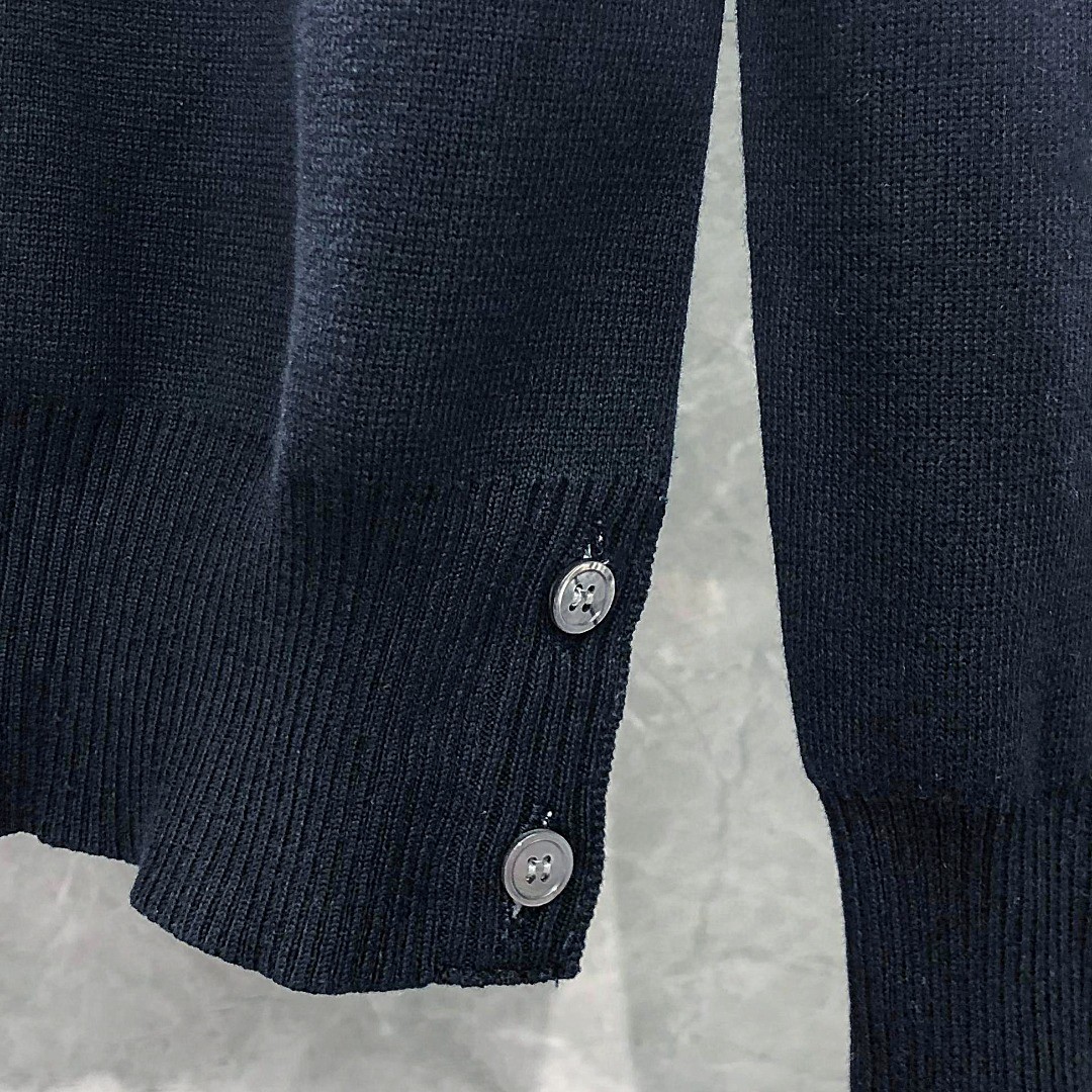THOM BROWNE 口袋双袖织带圆领毛衣 针织衫 长袖 灰色 白色 藏青色