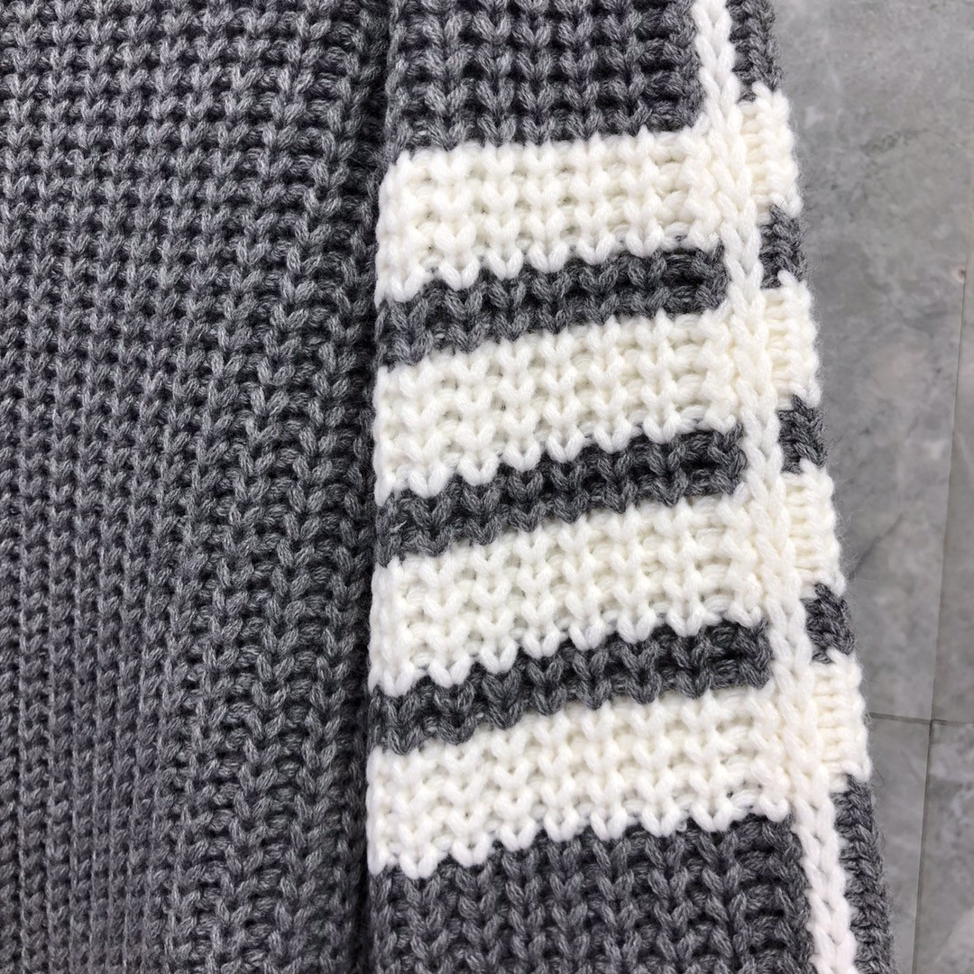 THOM BROWNE 白边粗棒针圆领毛衣 针织衫 长袖 藏蓝色
