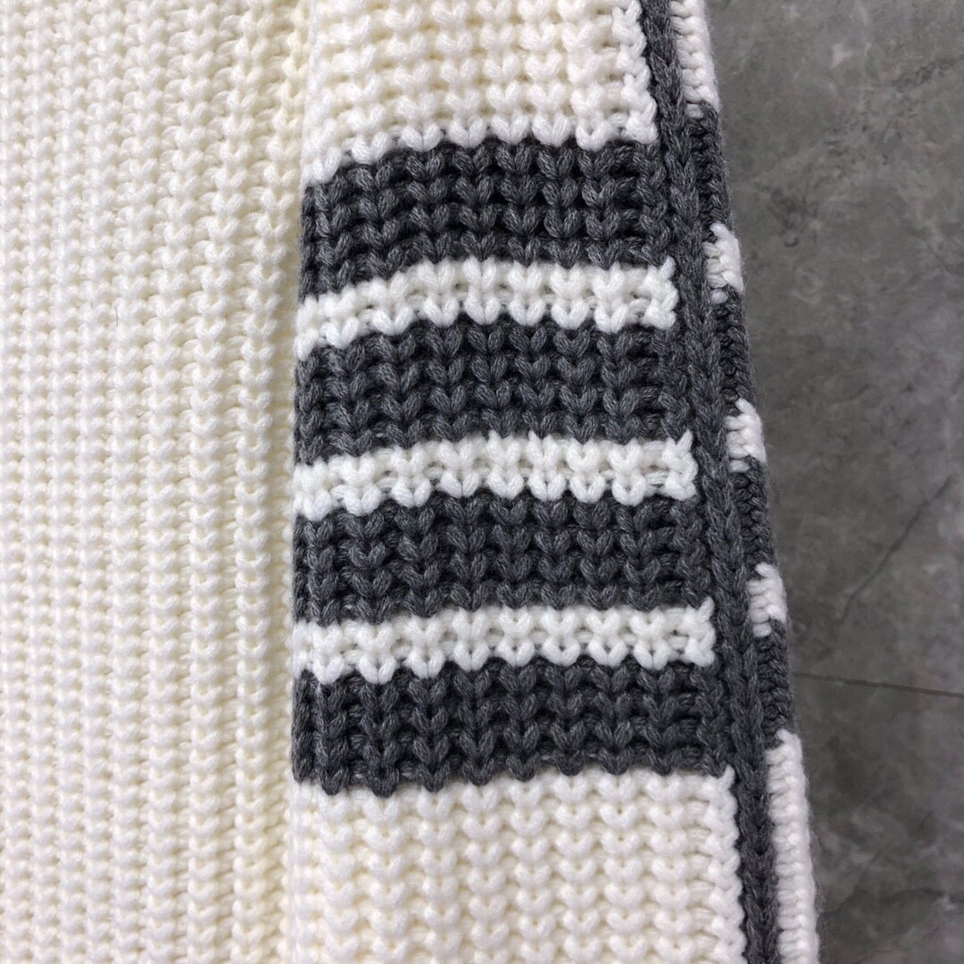 THOM BROWNE 白边粗棒针圆领毛衣 针织衫 长袖 藏蓝色