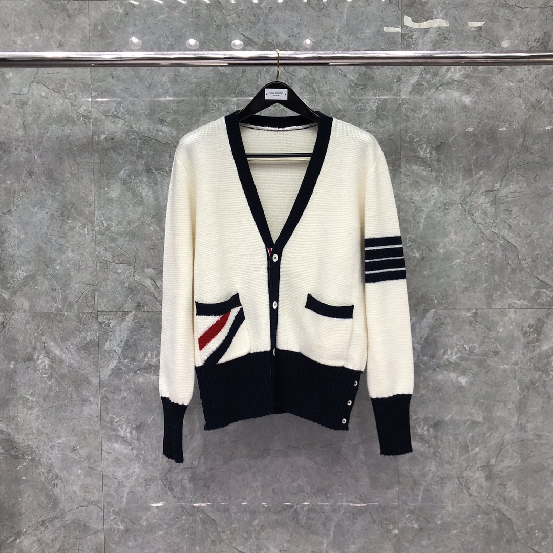 THOM BROWNE 条纹嵌花V领针织开衫 毛衣 针织衫 长袖 白色 