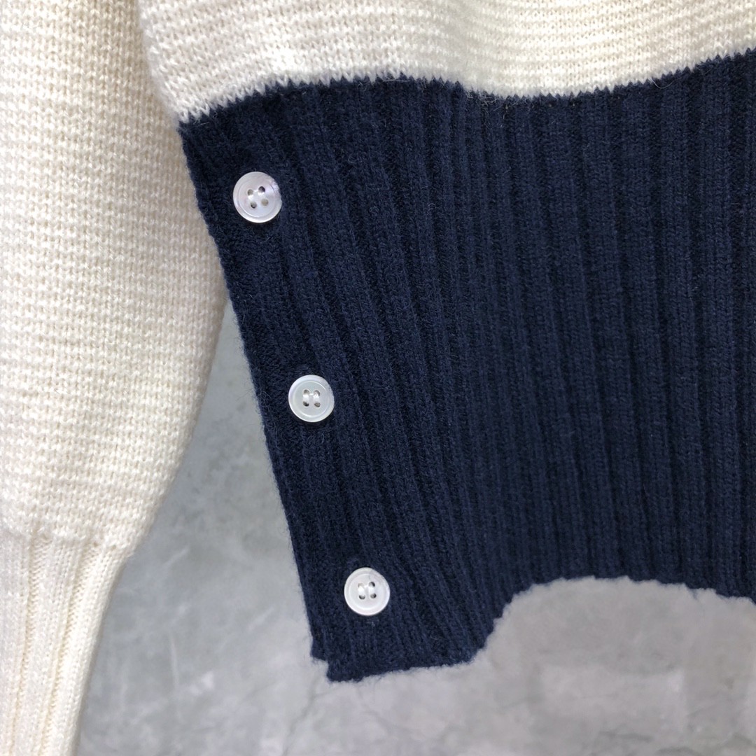 THOM BROWNE 条纹嵌花圆领毛衣 针织衫 长袖 白色 