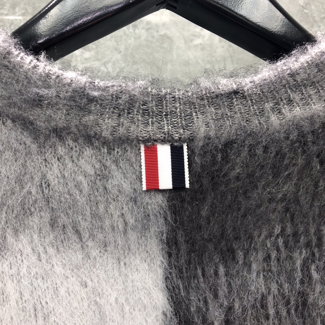 THOM BROWNE 马海毛格子套头毛衣 长袖 灰色 红色