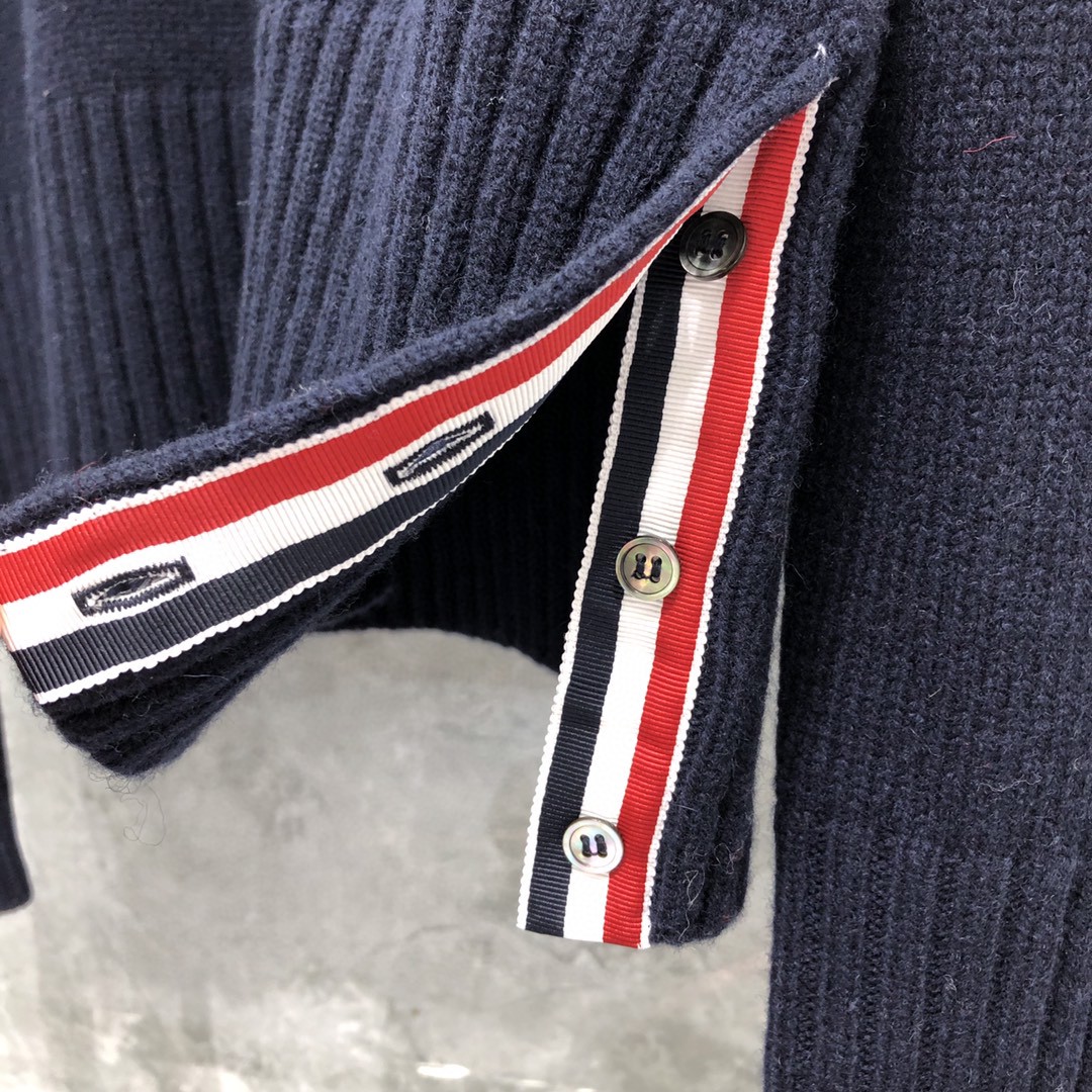 THOM BROWNE 经典条纹羊绒圆领毛衣 针织衫 长袖 藏青色 红色 黄色 蓝色 深灰色 浅灰色