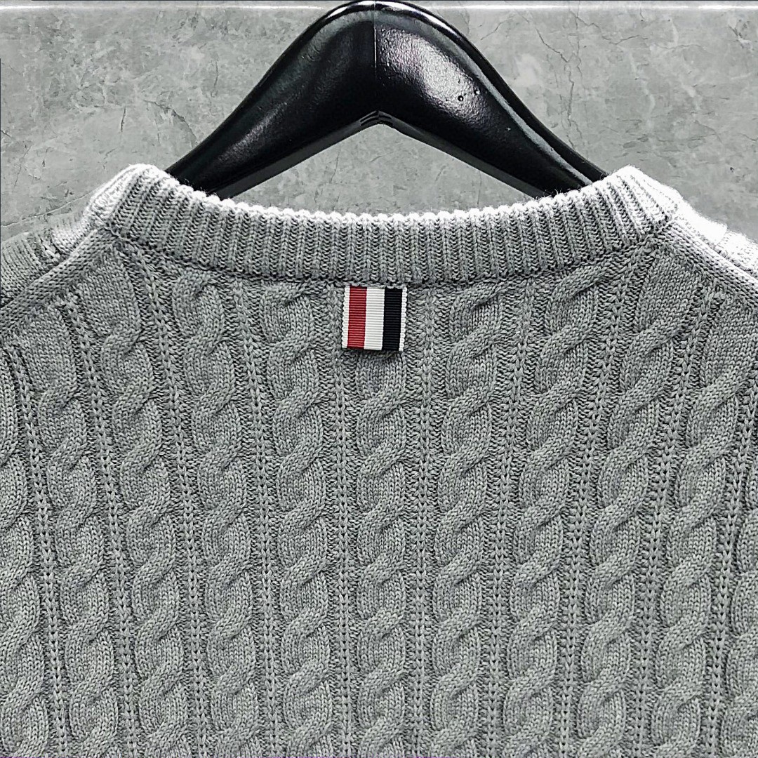 THOM BROWNE 经典四杠粗针麻花圆领毛衣 针织衫 长袖 灰色 白色 藏青色 MKA402A-Y3017-055