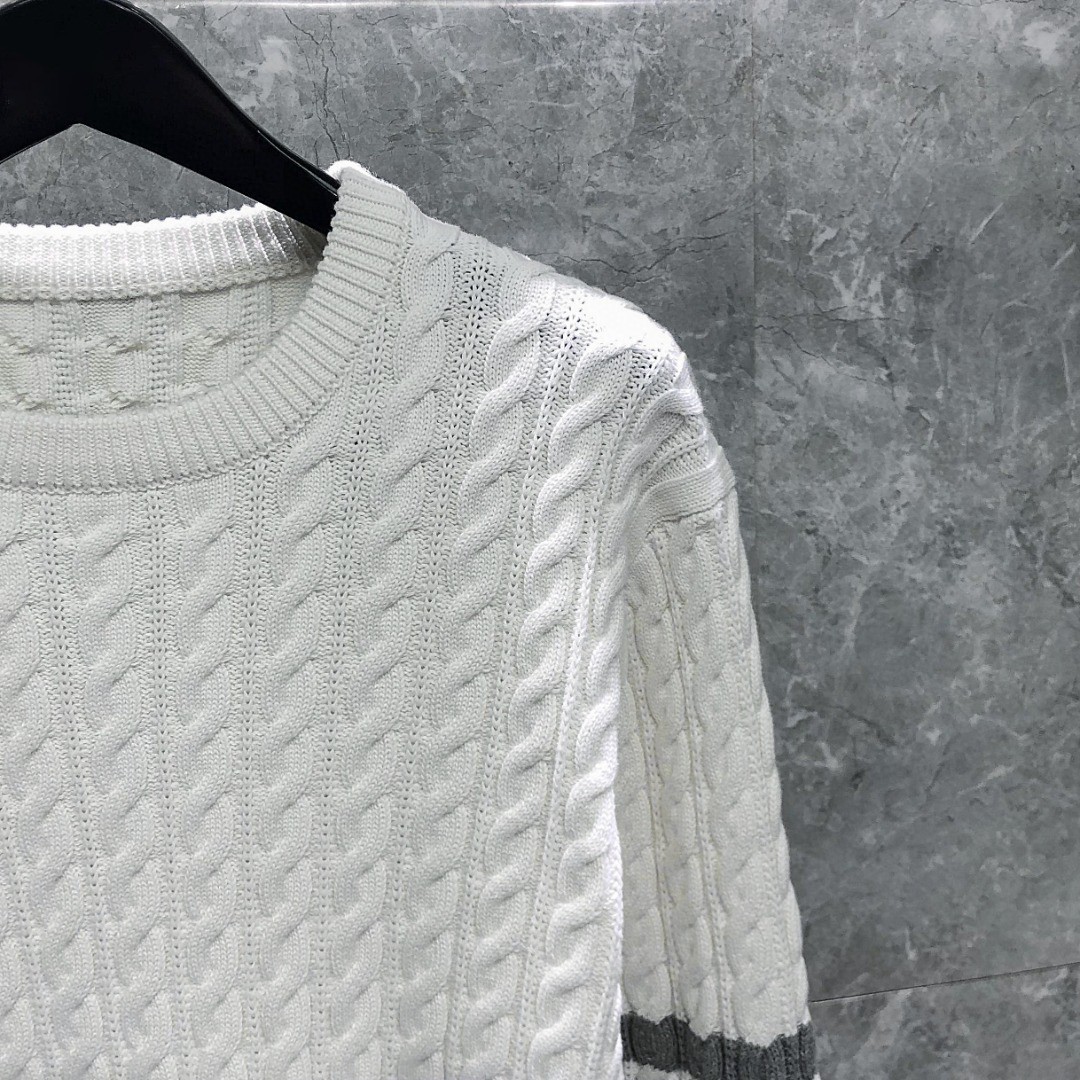 THOM BROWNE 经典四杠粗针麻花圆领毛衣 针织衫 长袖 灰色 白色 藏青色 MKA402A-Y3017-055