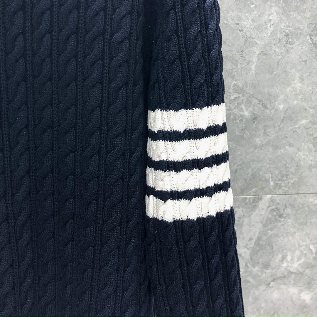 THOM BROWNE 经典四杠粗针麻花圆领毛衣 针织衫 长袖 灰色 白色 藏青色 MKA402A-Y3017-055