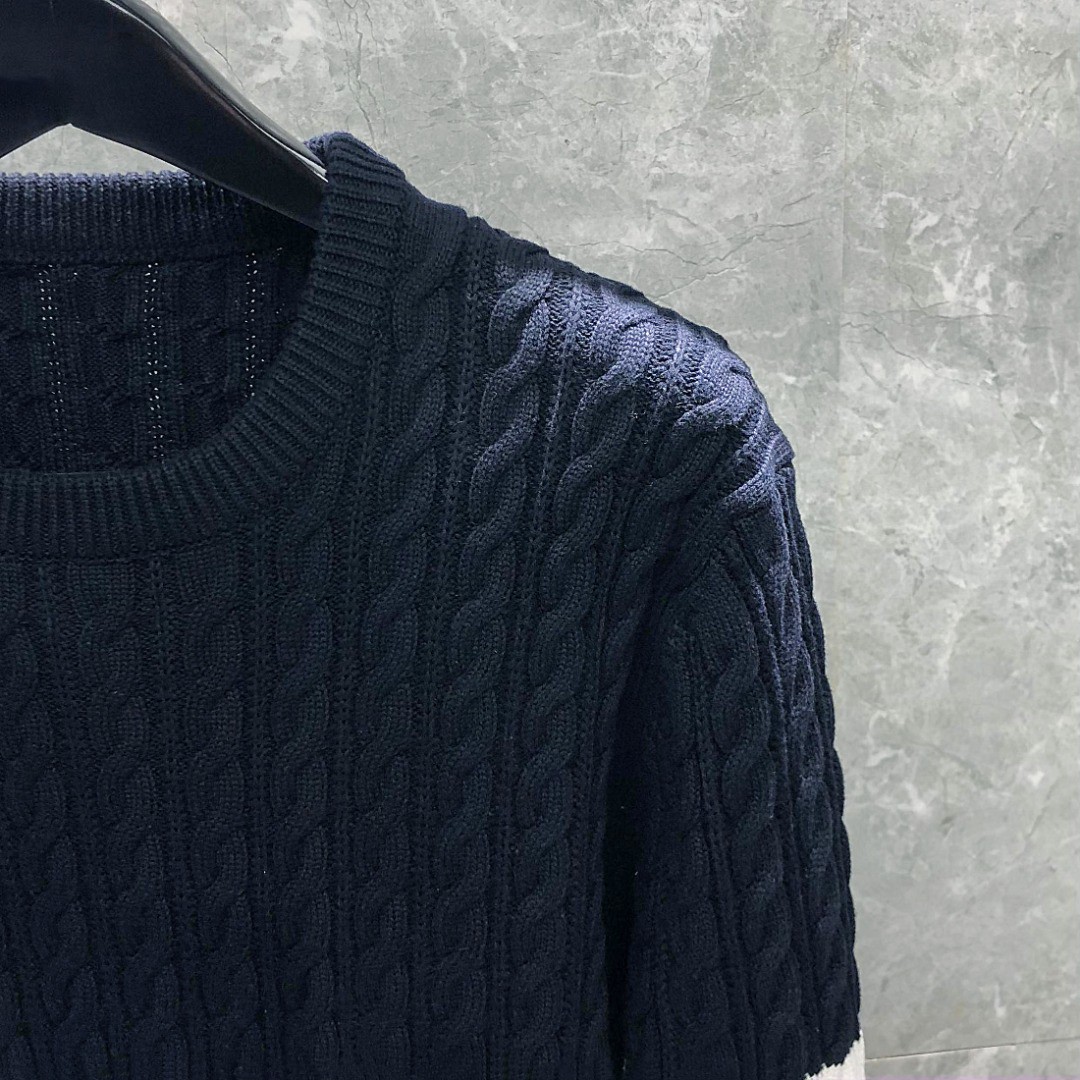 THOM BROWNE 经典四杠粗针麻花圆领毛衣 针织衫 长袖 灰色 白色 藏青色 MKA402A-Y3017-055