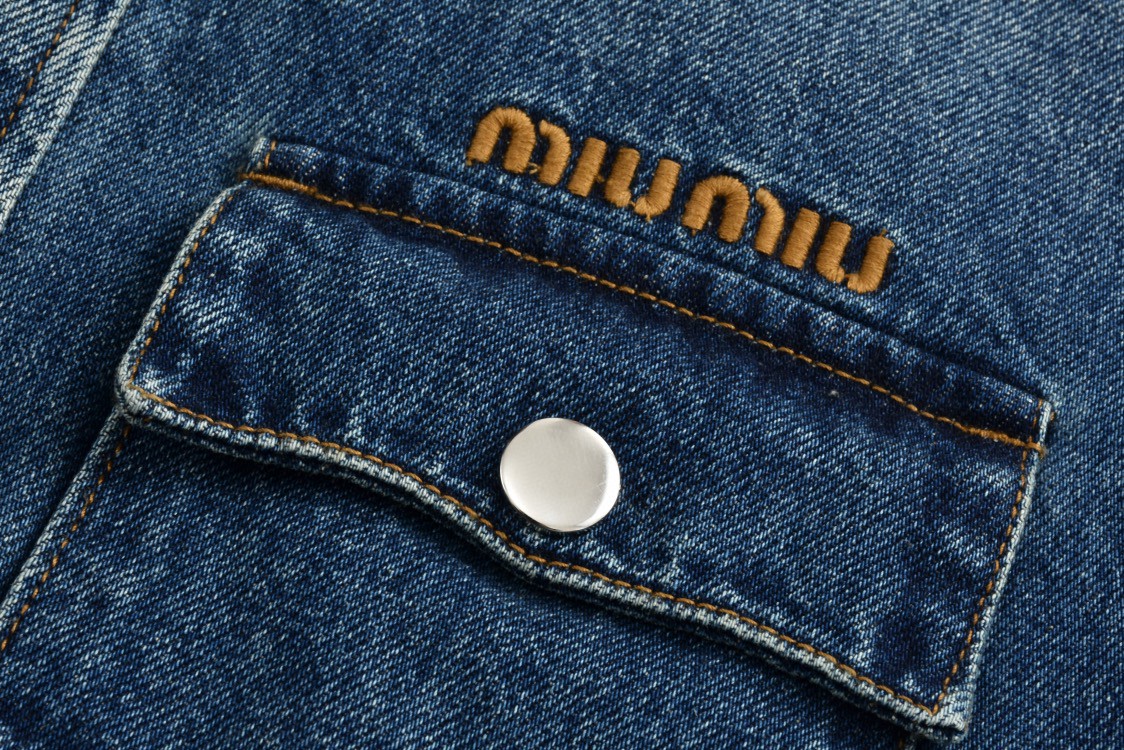MIU MIU 缪缪 灯芯绒领logo徽标牛仔外套 棉服 夹克 外套 长袖 蓝色 GWB234-1575-F0008-S-OOO