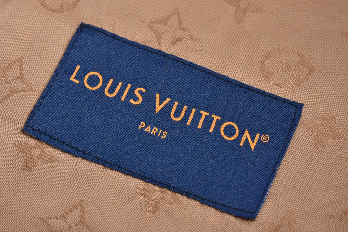 LOUIS VUITTON 路易威登 提花绒面皮牌拉链立领泰迪夹克 外套 长袖 棕色 黑色 1AFXTK