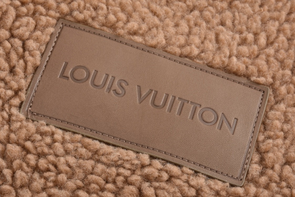 LOUIS VUITTON 路易威登 提花绒面皮牌拉链立领泰迪夹克 外套 长袖 棕色 黑色 1AFXTK