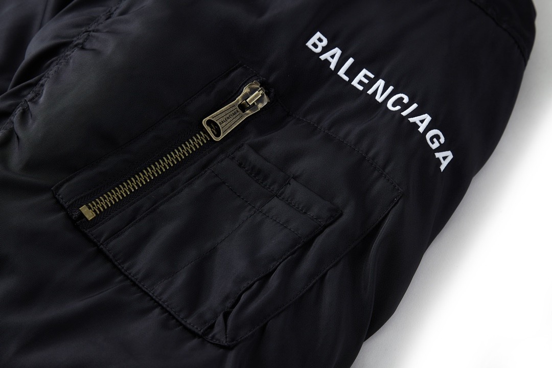 Balenciaga 巴黎世家 世界粮食计划拉链连帽棉服 外套 长袖 夹克 黑色 752178TLO251000