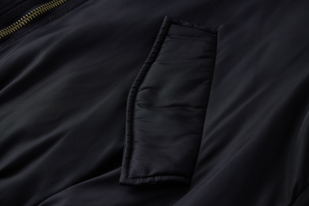 Balenciaga 巴黎世家 世界粮食计划拉链连帽棉服 外套 长袖 夹克 黑色 752178TLO251000