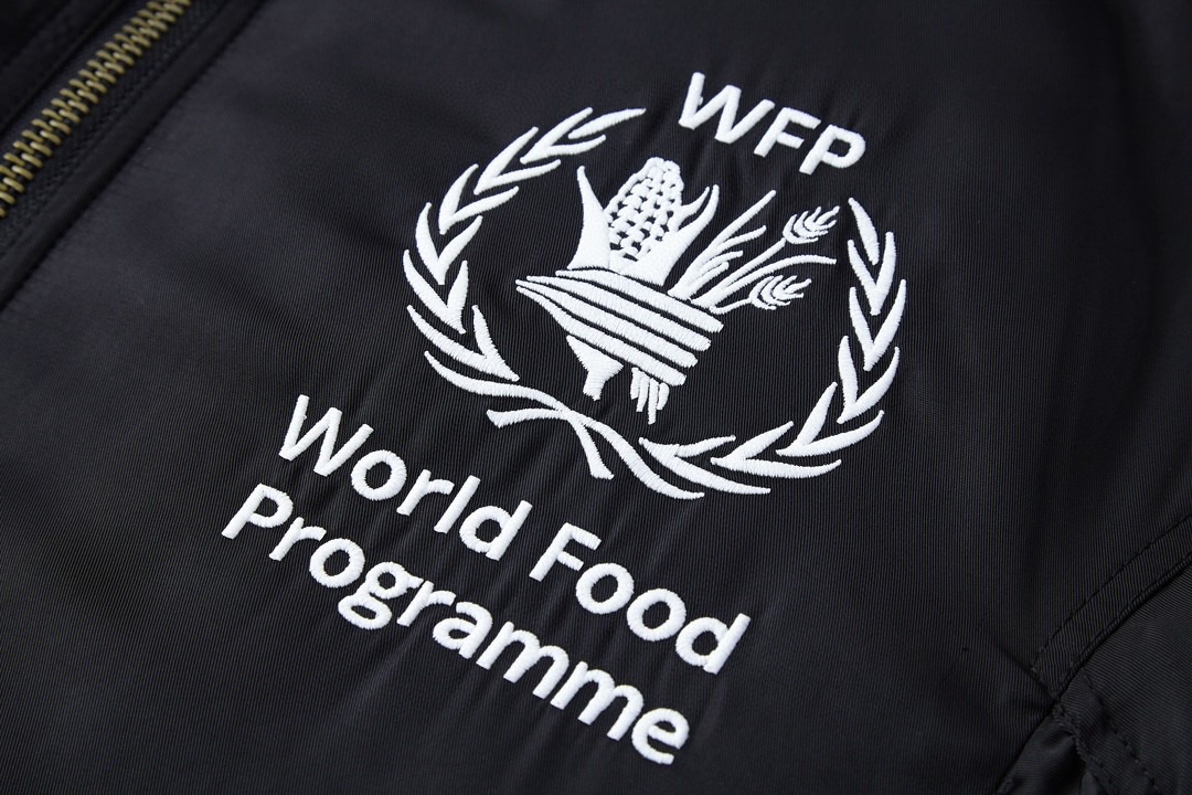 Balenciaga 巴黎世家 世界粮食计划拉链连帽棉服 外套 长袖 夹克 黑色 752178TLO251000