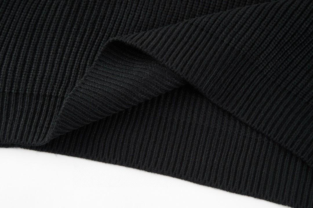 CELINE 赛琳 字母logo印花圆领毛衣 针织衫 外套 长袖 灰色 黑色 2A19R423P-08GC