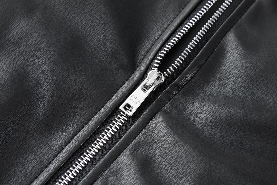 PRADA 普拉达 纯色徽标拉链皮衣夹克 外套 长袖 黑色 