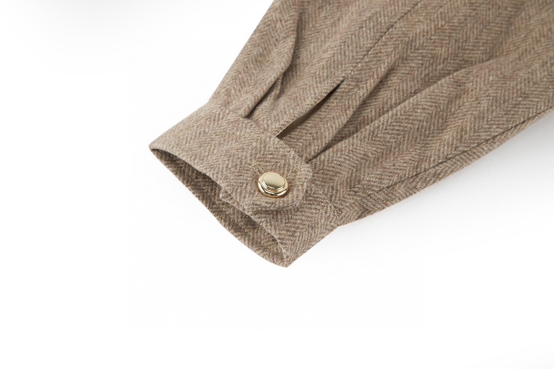 MIU MIU 缪缪 人字斜纹羊毛logo徽标拉链夹克 外套 长袖 卡其色 ML943-15PM-F0241-S-232