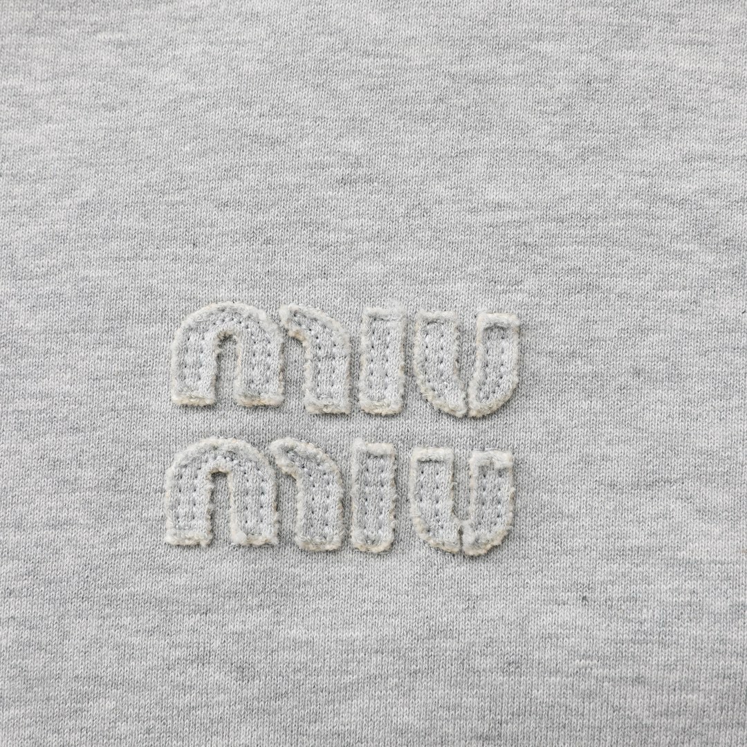 MIU MIU 缪缪 字母logo徽标套头连帽卫衣 长袖 外套 灰色 