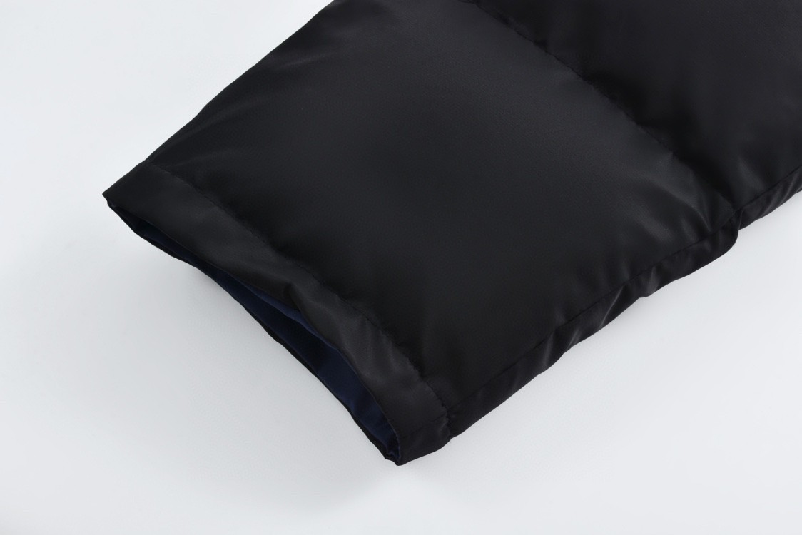 Balenciaga 巴黎世家 双面两穿环形字母logo刺绣拉链棉服 外套 长袖 夹克 黑色 808793TRO181000