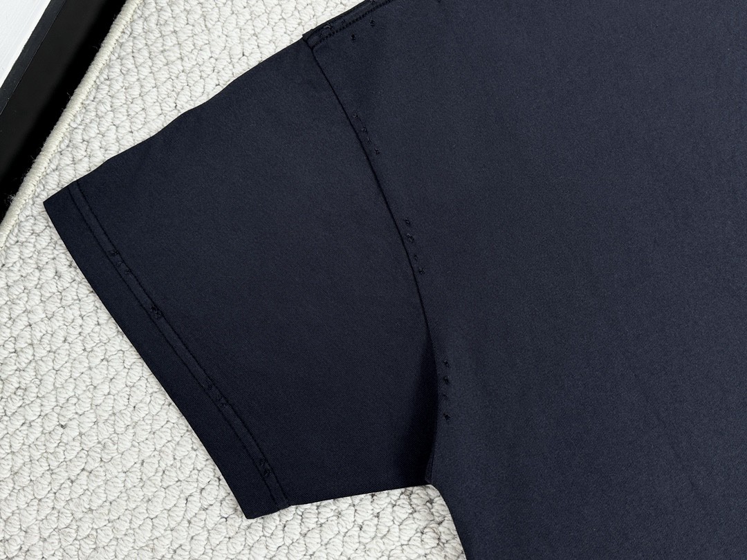 Balenciaga 巴黎世家 做旧破洞字母logo印花圆领短袖 T恤 夏季 白色 黑色 787349TRVS81013