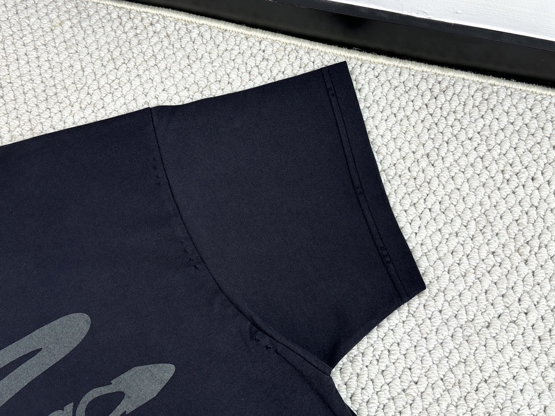 Balenciaga 巴黎世家 做旧破洞字母logo印花圆领短袖 T恤 夏季 白色 黑色 787349TRVS81013