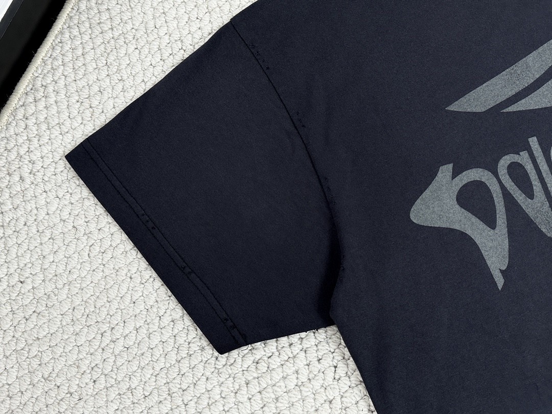 Balenciaga 巴黎世家 做旧破洞字母logo印花圆领短袖 T恤 夏季 白色 黑色 787349TRVS81013