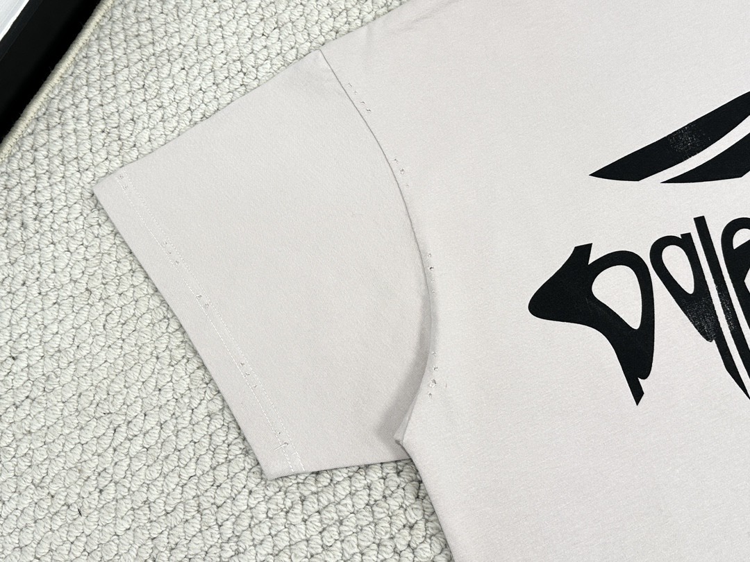 Balenciaga 巴黎世家 做旧破洞字母logo印花圆领短袖 T恤 夏季 白色 黑色 787349TRVS81013