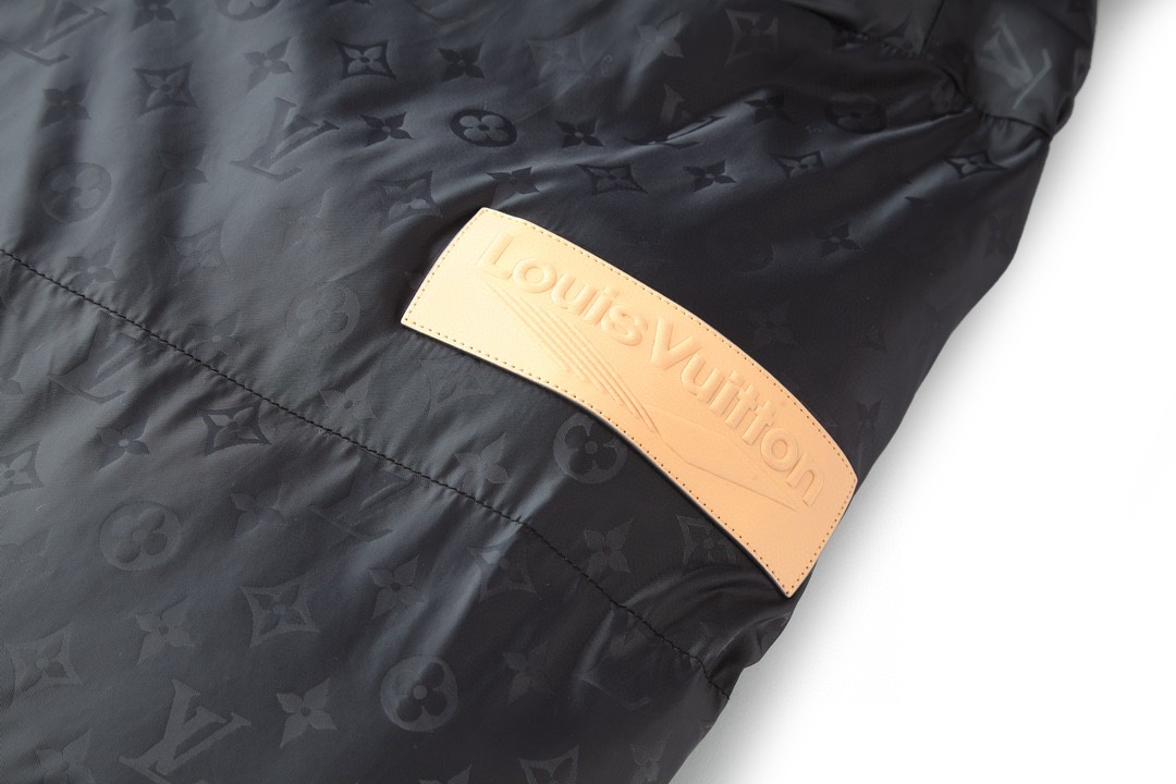 LOUIS VUITTON 路易威登 SKI滑雪系列 logo印花拉链连帽羽绒服 夹克 外套 长袖 暗绿色 1AGIRD