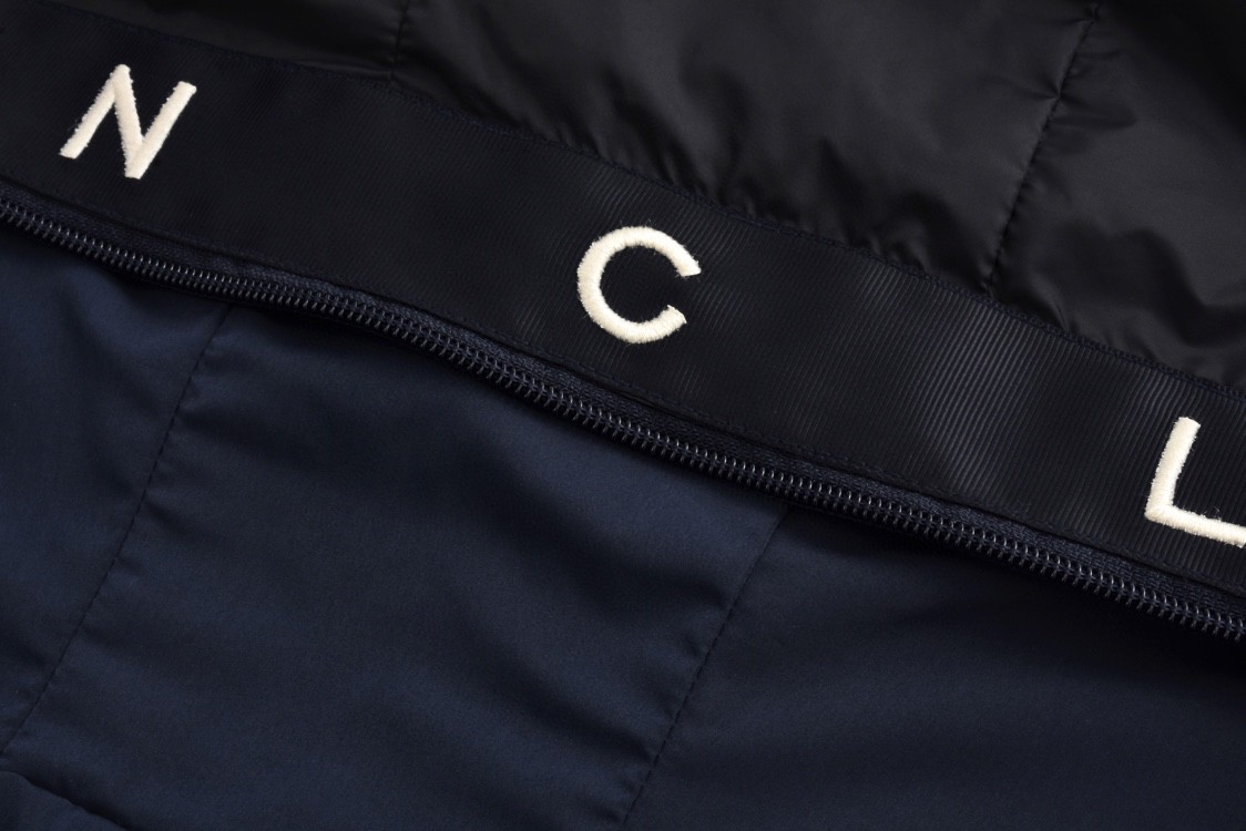 Moncler 蒙口 轻薄拉链连帽羽绒服 夹克 保暖 外套 蓝色