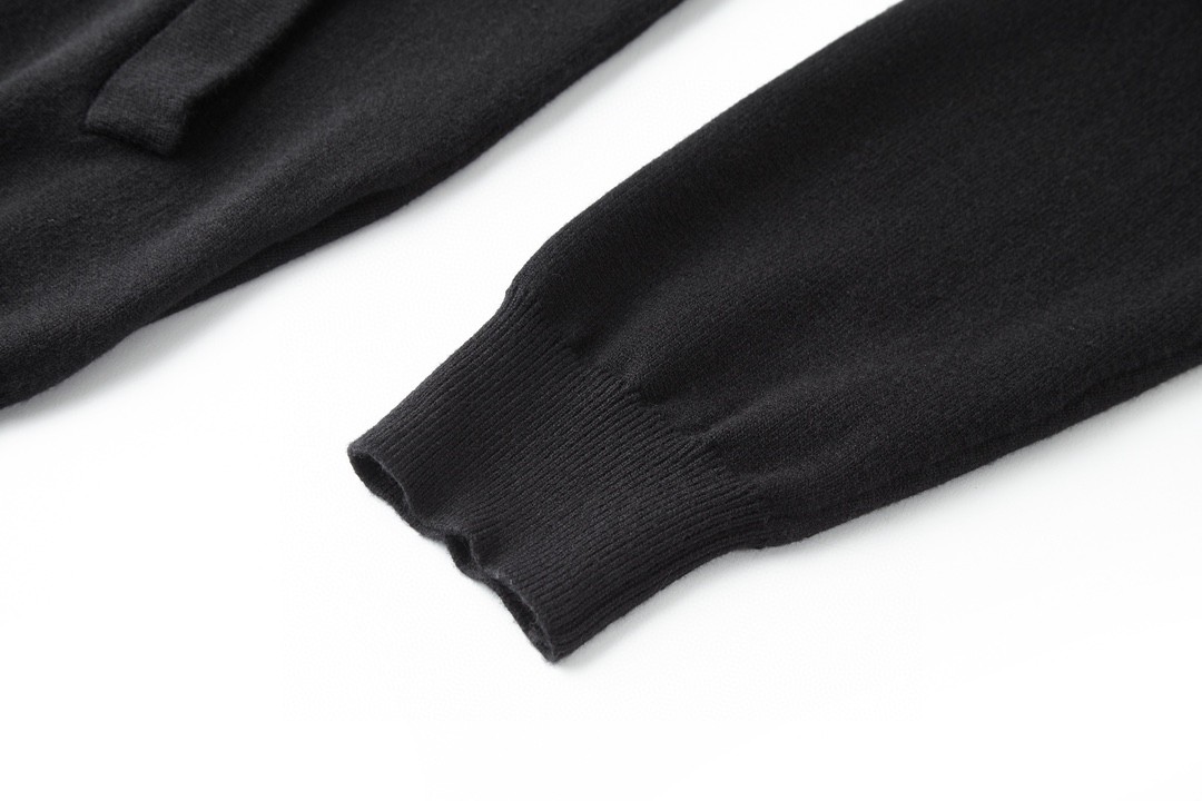 PRADA 普拉达 logo徽标拉链针织衫 毛衣 夹克 外套 长袖 黑色 UMG332-1411-F0002-S-OOO