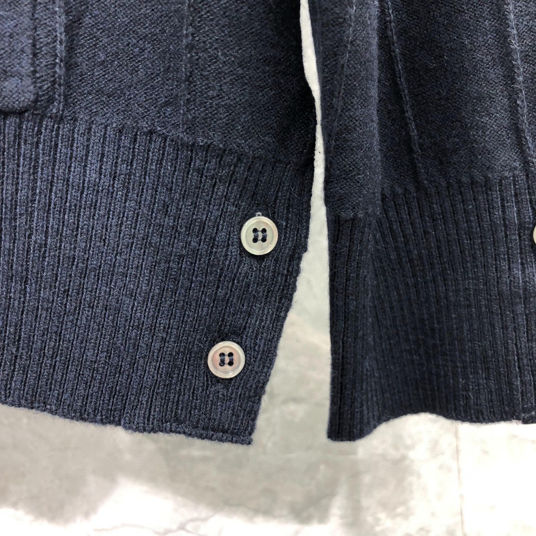 THOM BROWNE 反底坑条双袖红白蓝羊毛V领开衫 毛衣 针织衫 长袖 灰色 浅蓝色 藏青色 白色