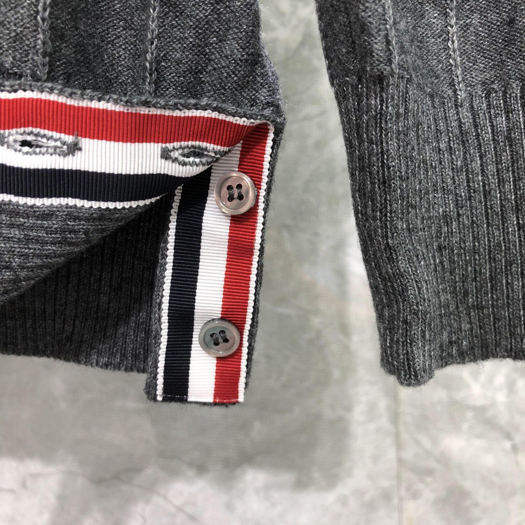 THOM BROWNE 反底坑条双袖红白蓝羊毛圆领毛衣 针织衫 长袖 灰色 白色 藏青色