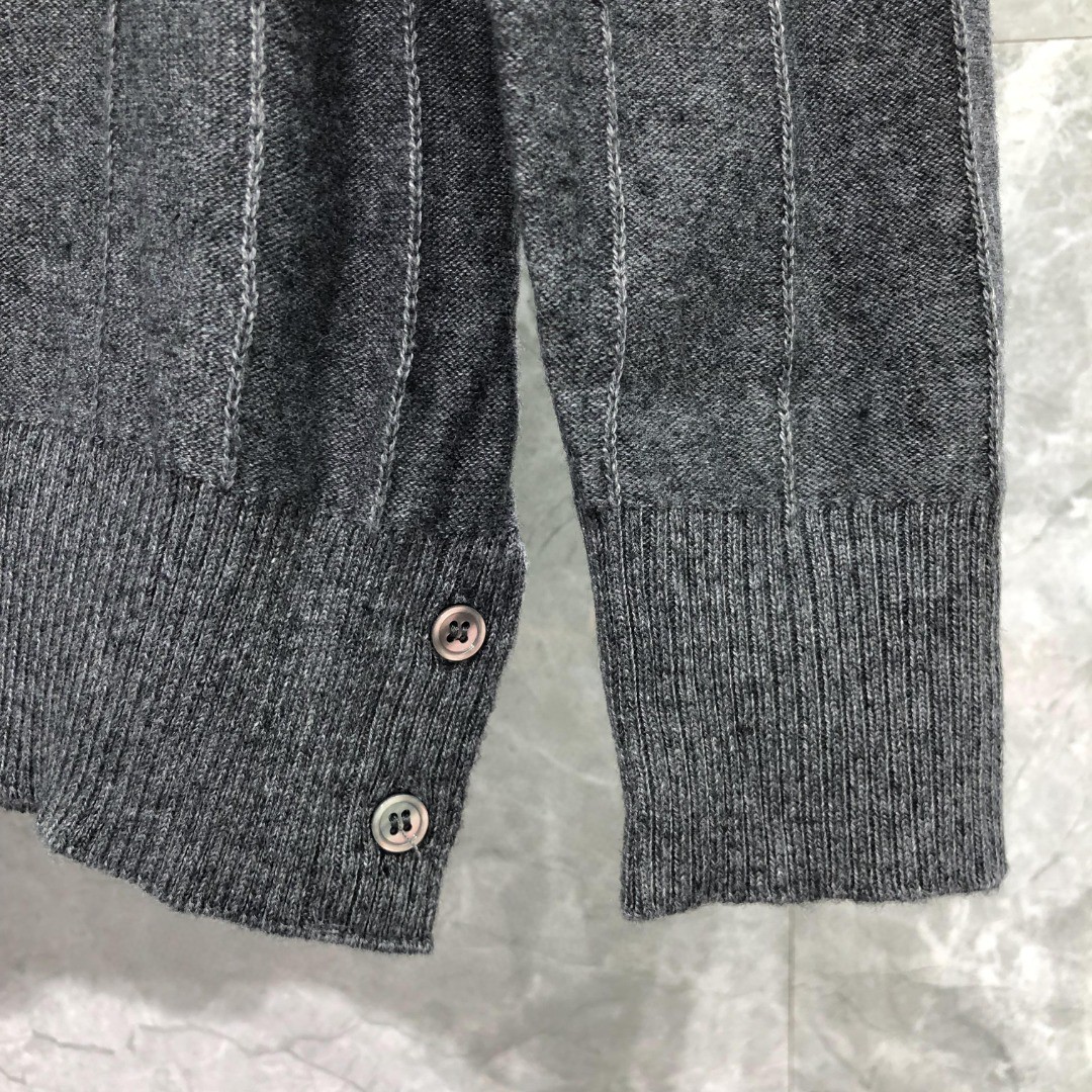 THOM BROWNE 反底坑条双袖红白蓝羊毛圆领毛衣 针织衫 长袖 灰色 白色 藏青色