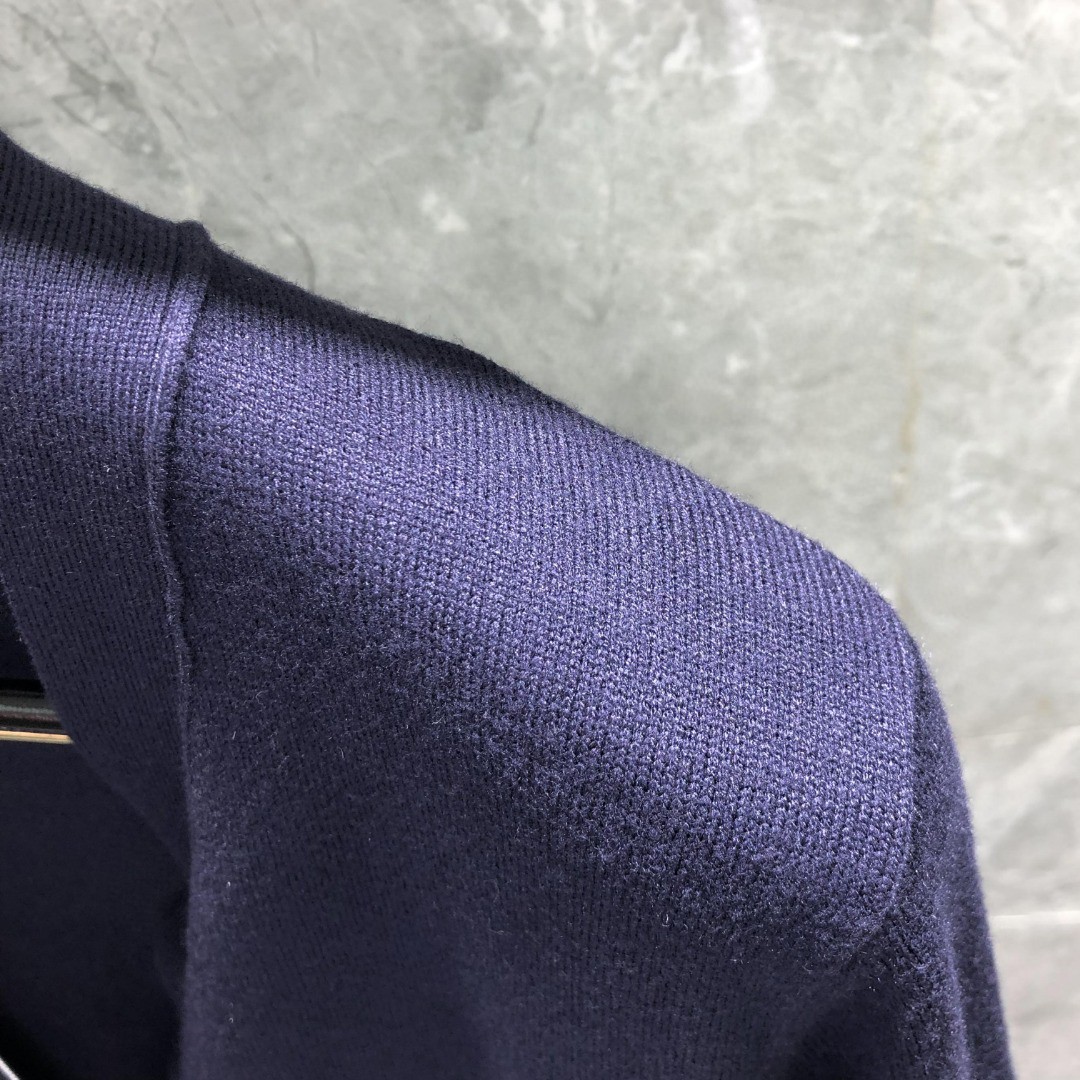 THOM BROWNE 小狗印花V领开衫 毛衣 针织衫 长袖 海军蓝 MKC524A-Y1030-415