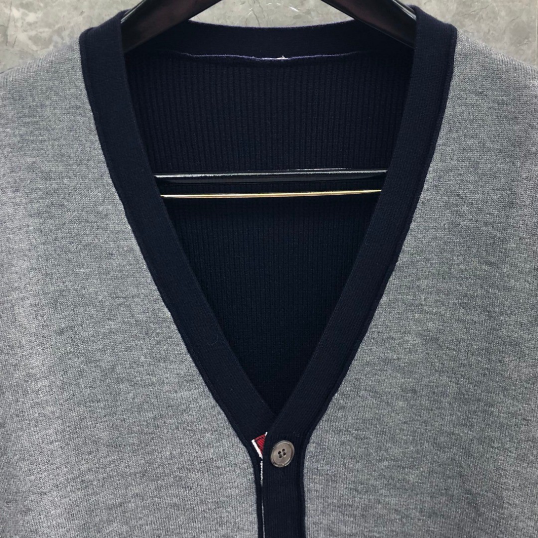 THOM BROWNE 前后拼接V领开衫 毛衣 针织衫 长袖 灰色