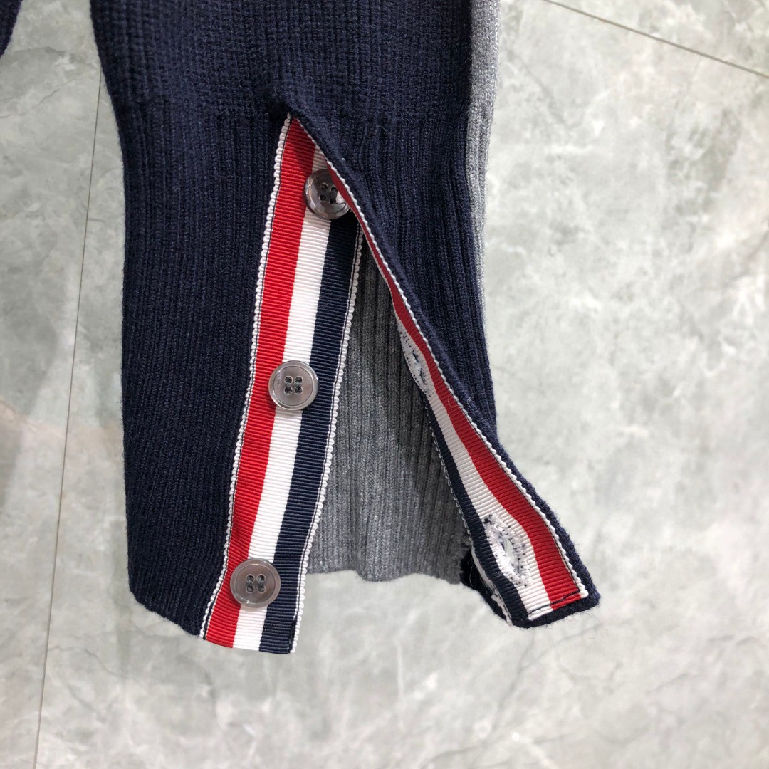 [Copy]THOM BROWNE 前后拼接V领开衫 毛衣 针织衫 长袖 灰色