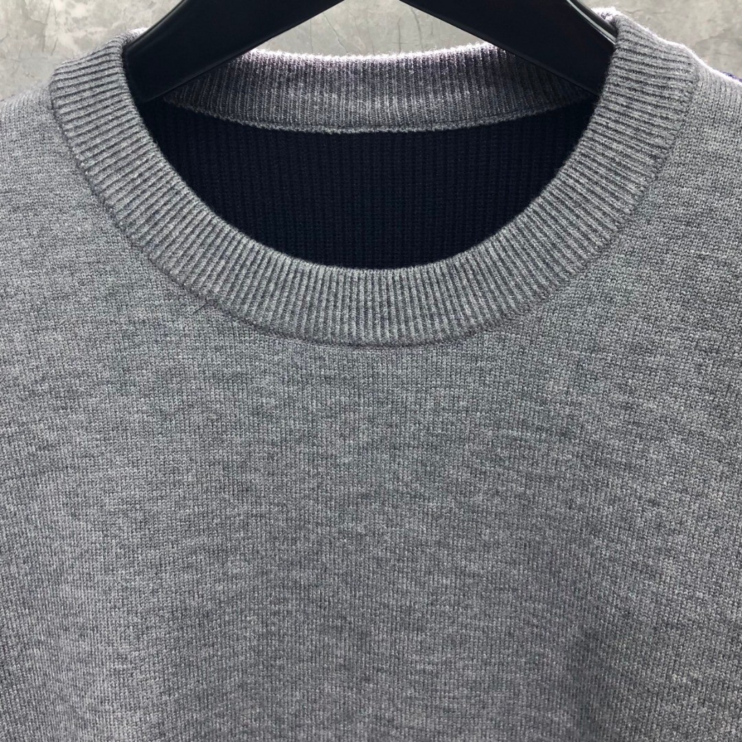 [Copy]THOM BROWNE 前后拼接V领开衫 毛衣 针织衫 长袖 灰色