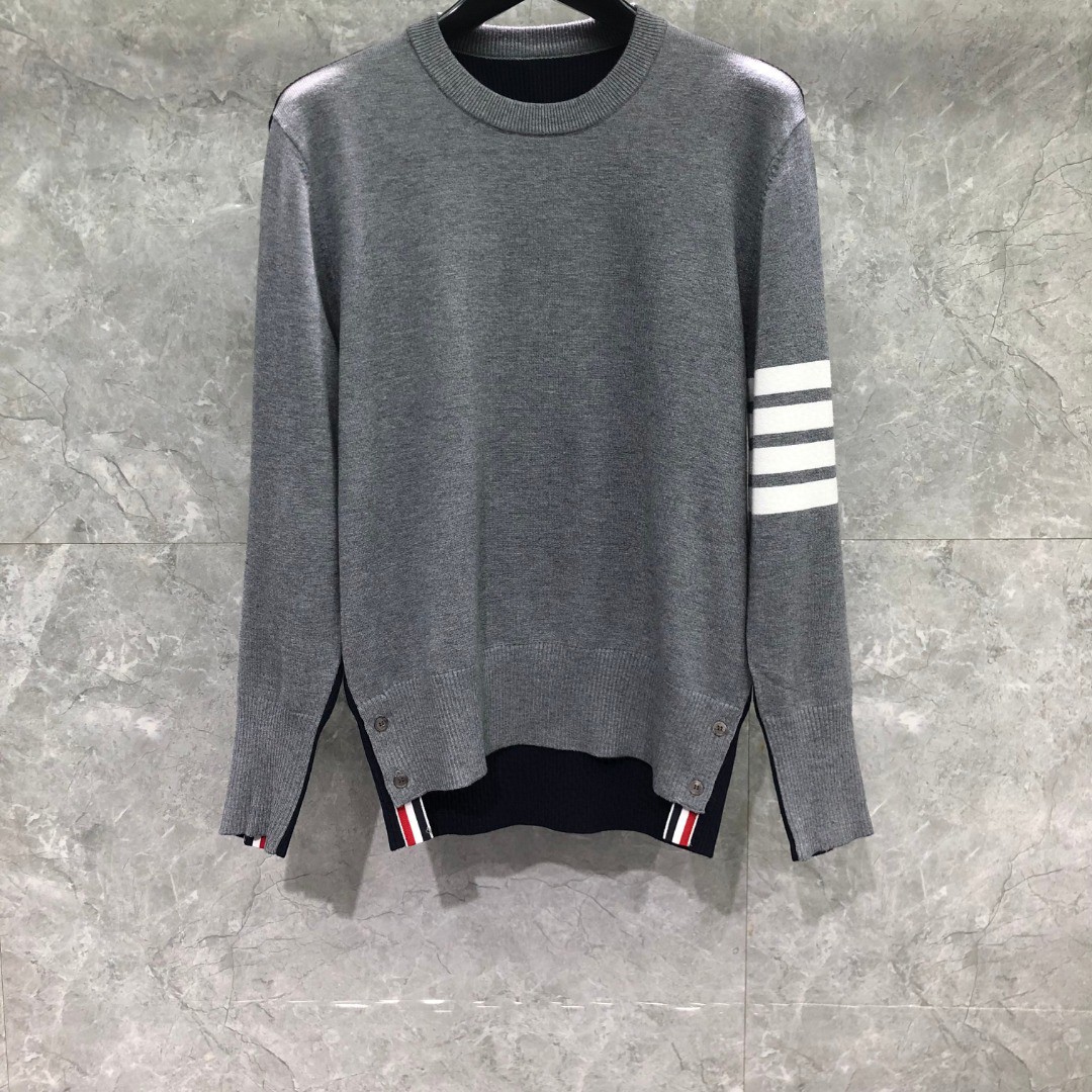 [Copy]THOM BROWNE 前后拼接V领开衫 毛衣 针织衫 长袖 灰色