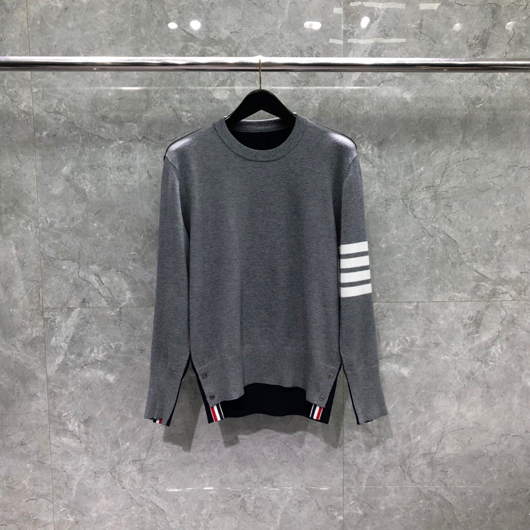 [Copy]THOM BROWNE 前后拼接V领开衫 毛衣 针织衫 长袖 灰色