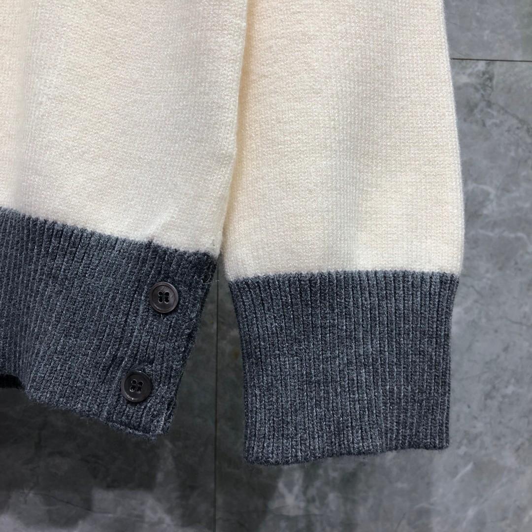THOM BROWNE 经典四杠圆领毛衣 针织衫 长袖 驼色 白色 
