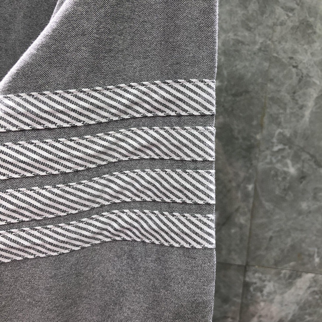 THOM BROWNE 灰色斜纹四杠单排扣衬衫 外套 长袖 白色 灰色