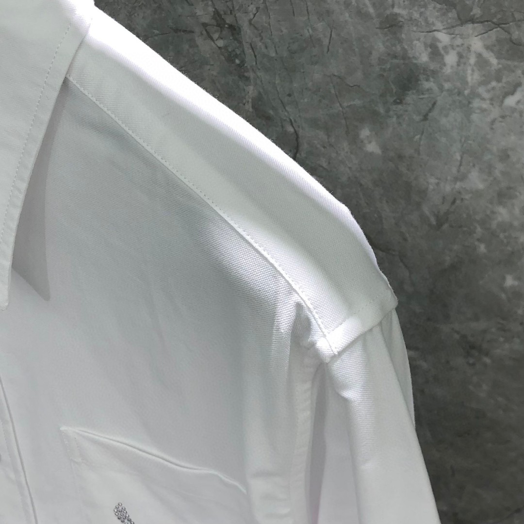 THOM BROWNE 双袖织带口袋烫钻小狗图案单排扣衬衫 外套 长袖 白色 