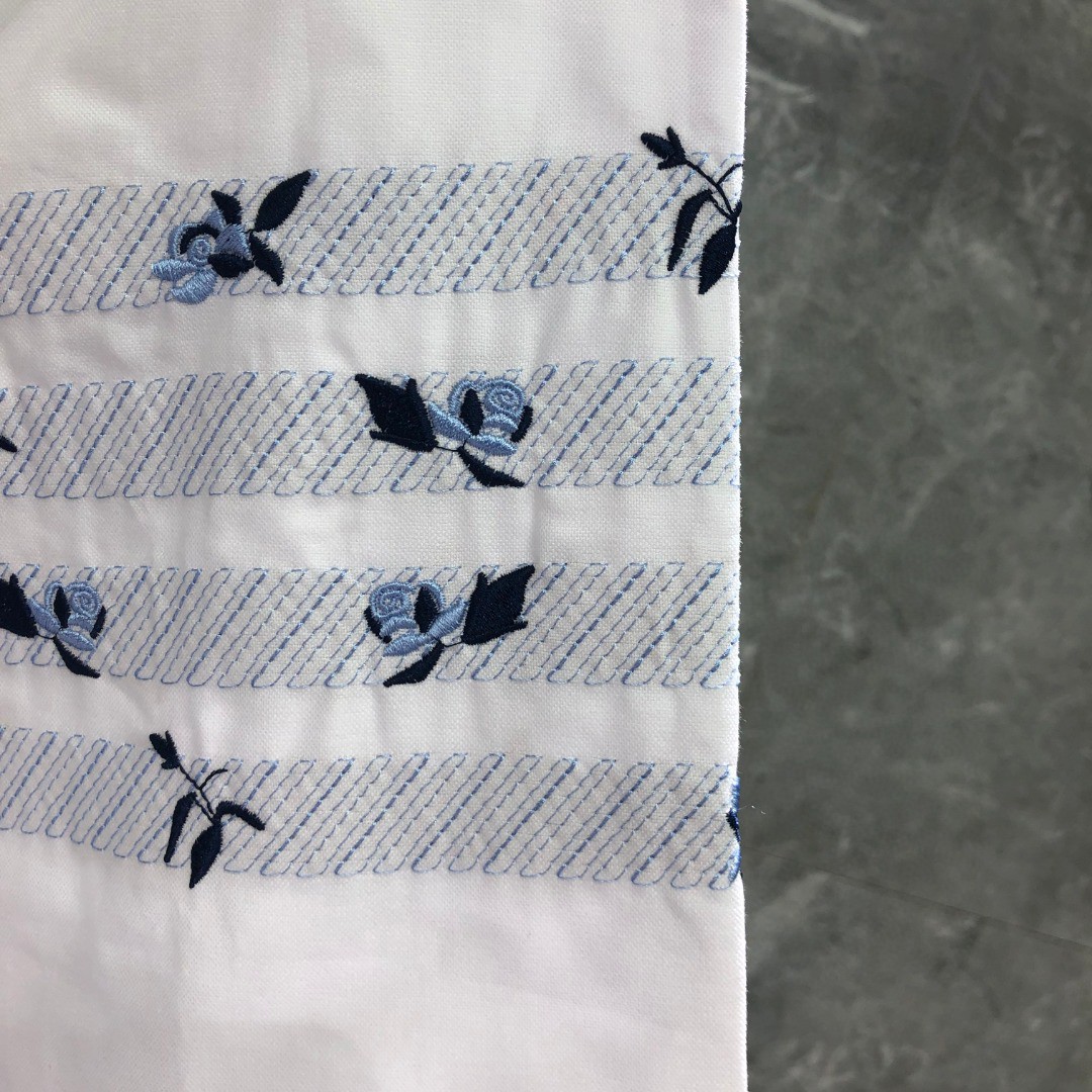 THOM BROWNE 四杠玫瑰刺绣图案单排扣衬衫 外套 长袖 白色 MWL272E-E1060-100