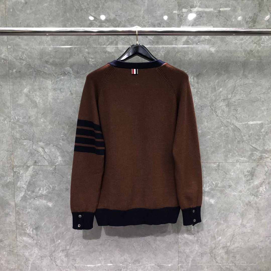 THOM BROWNE 插肩袖V领开衫 毛衣 针织衫 长袖 驼色 白色 MKC485AY1026