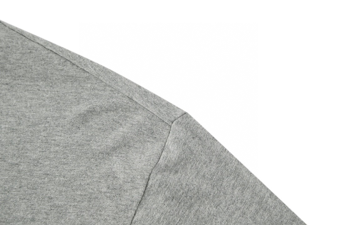 [Copy]MIU MIU 缪缪 纯色字母logo绣花T恤 打底衫 长袖 灰色