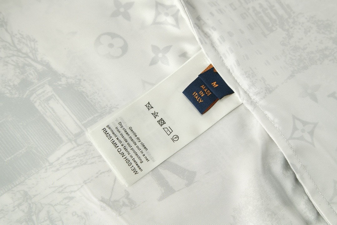 LOUIS VUITTON 路易威登 logo满印蚕丝衬衫 长袖 卡其色 1AGJN1